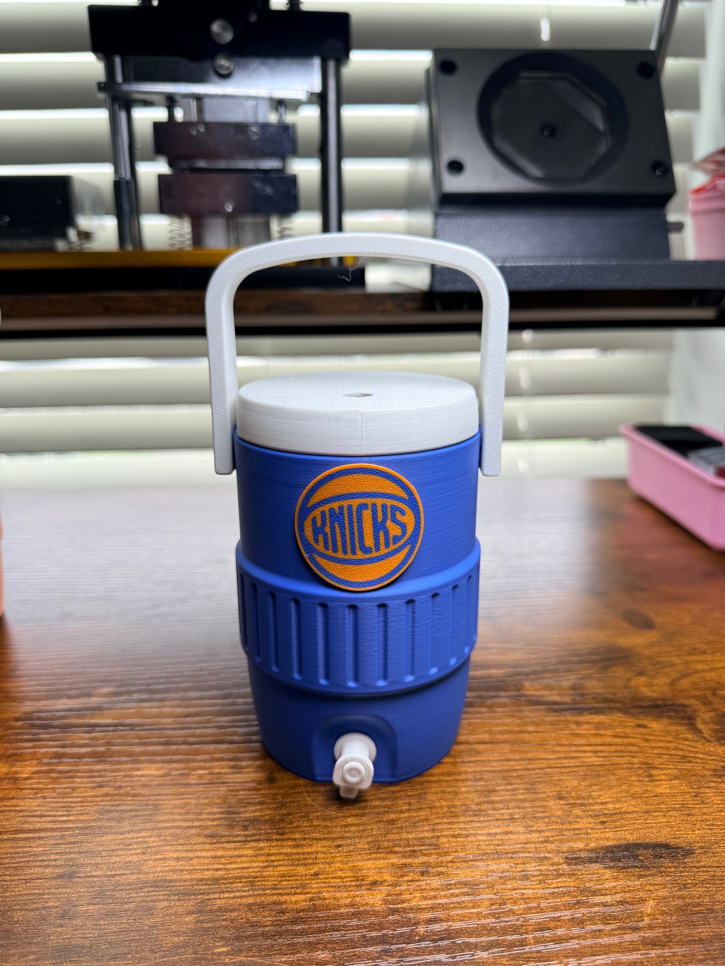 New York Knicks 12oz Can Holder