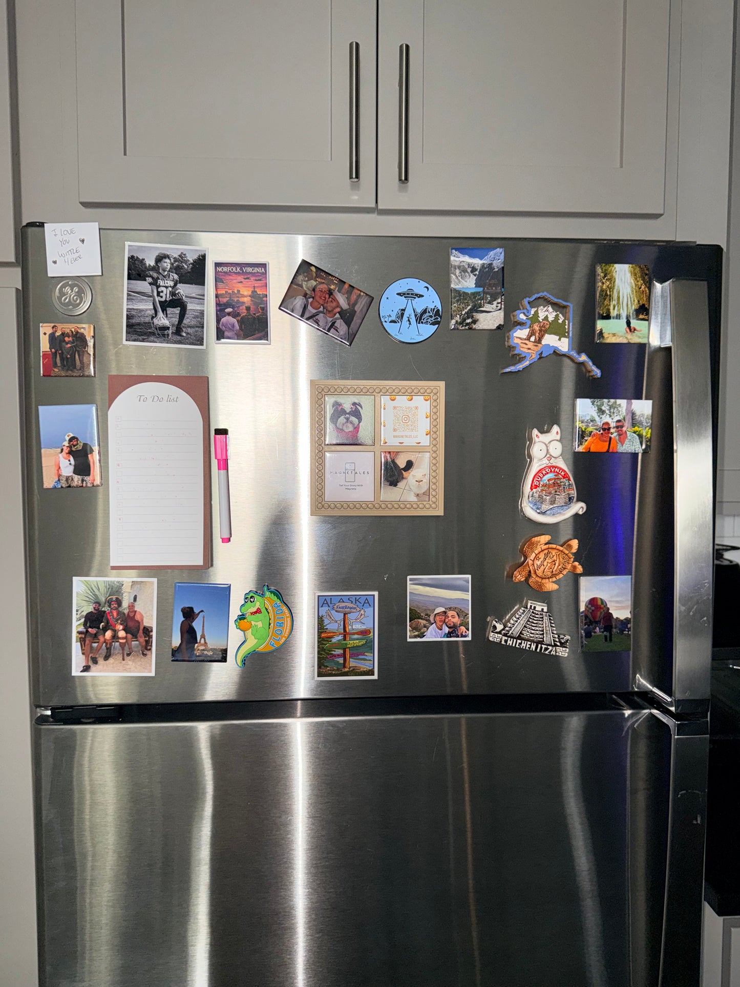 4-Piece Custom Photo Magnets & Frame
